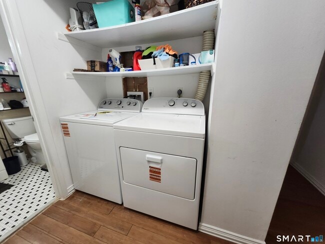 Building Photo - 4 Union Ave