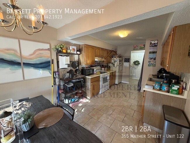 Building Photo - 365 Mather St