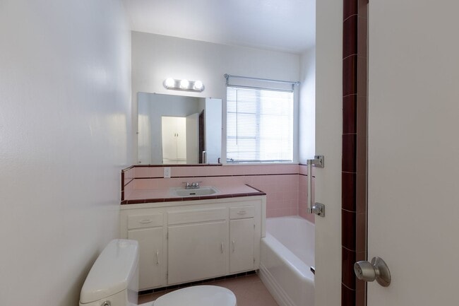 Building Photo - 4909 Coldwater Canyon Ave