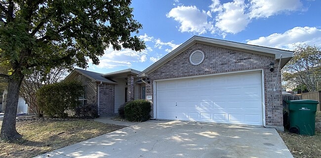 Building Photo - 102 Mission Dr