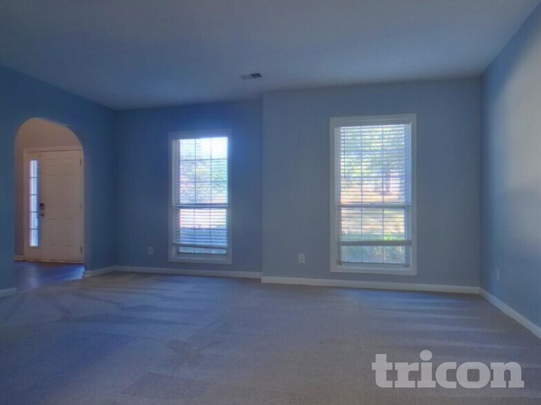 Building Photo - 291 Crestworth Crossing