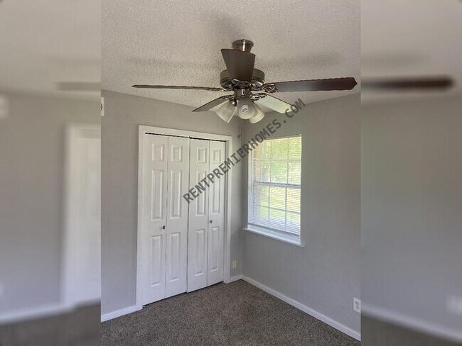 Building Photo - 7120 Waycrest Dr