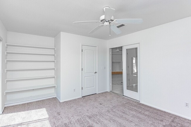 Building Photo - Long Term 4 Bedroom Rental with a Beautifu...