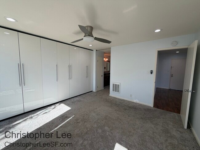 Building Photo - 1081 Beach Park Blvd