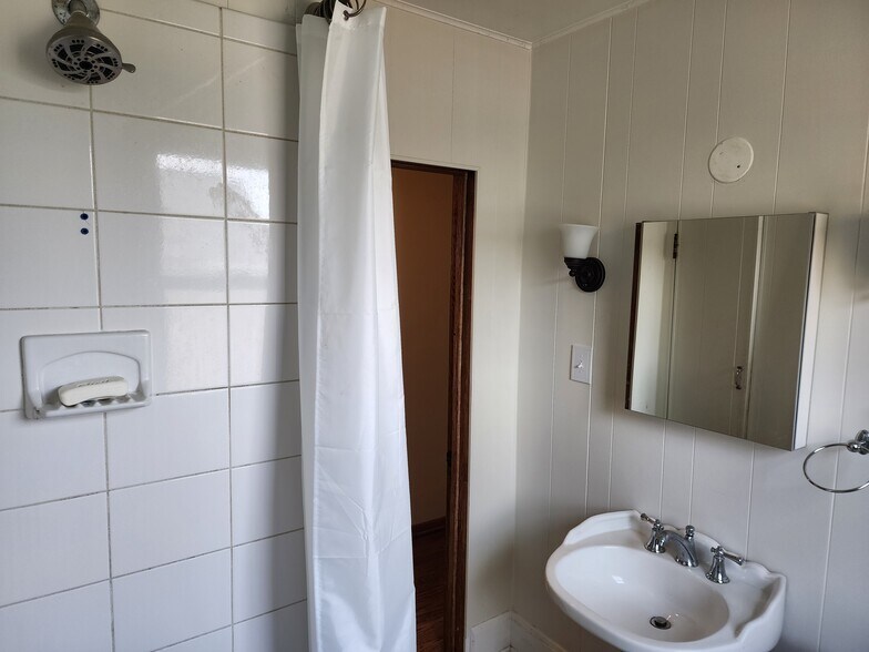 Bathroom - 5920 N Virginia Ave