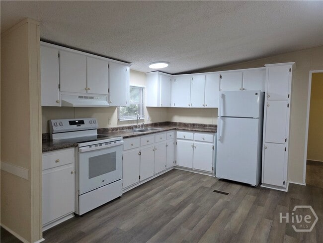Building Photo - 311 Mockingbird Dr