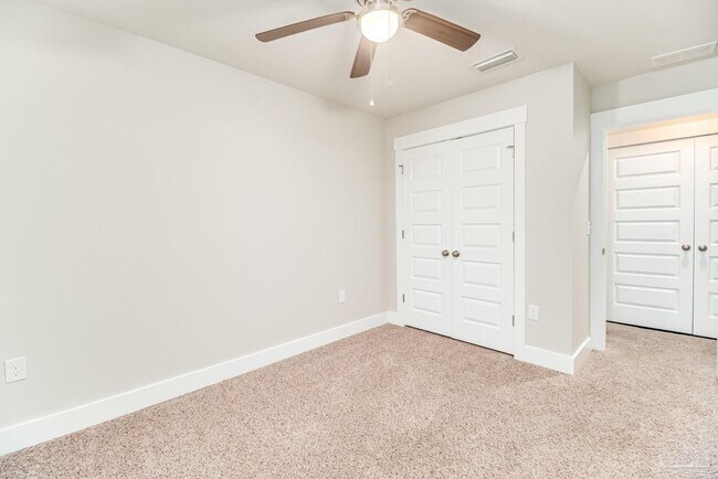 Building Photo - 1528 Farragut Way