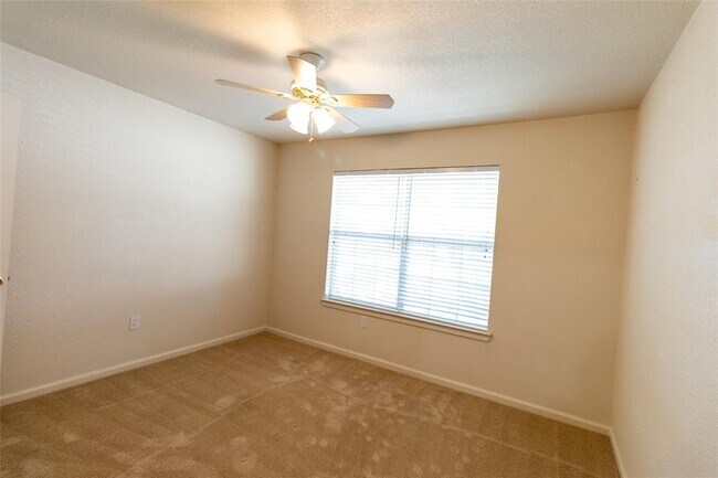 Building Photo - 21513 Pershing Ave