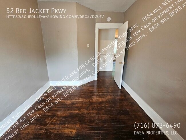 Building Photo - 52 Red Jacket - 4 Bed / 1 Bath