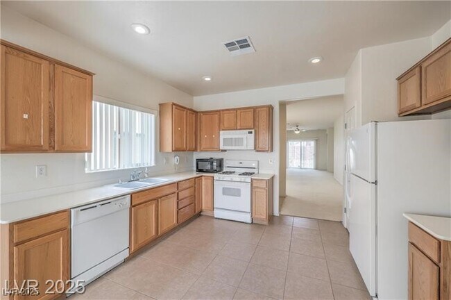 Building Photo - 3520 Kittiwake Rd
