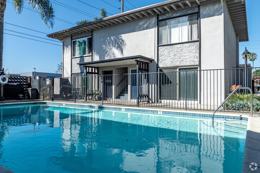 Pool One - The Hamilton Apartments
