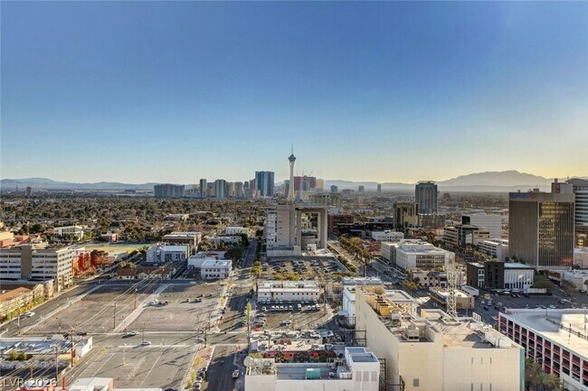 Building Photo - 150 S Las Vegas Blvd