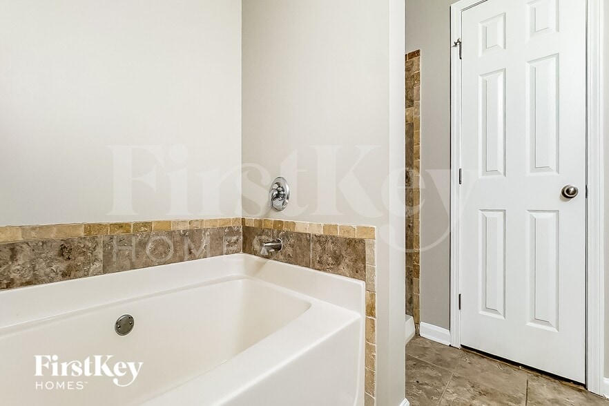 Building Photo - 225 Indian Springs Dr