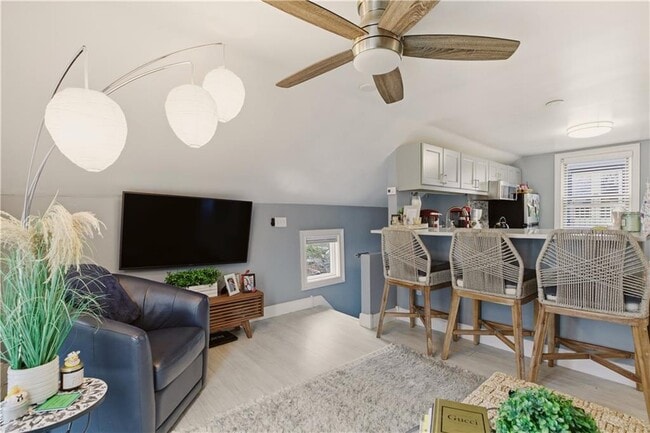 Building Photo - 9 Bacheller St