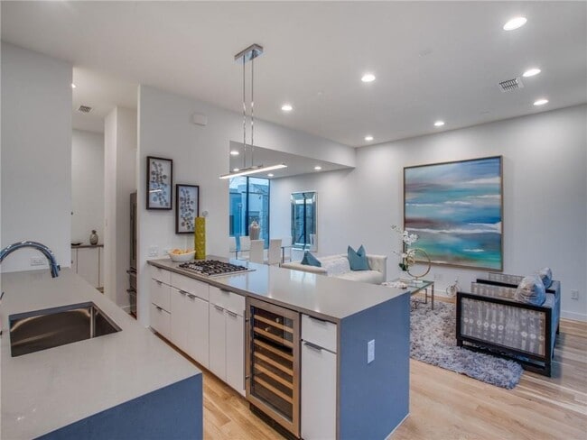 Building Photo - 5225 Crestfield Pl