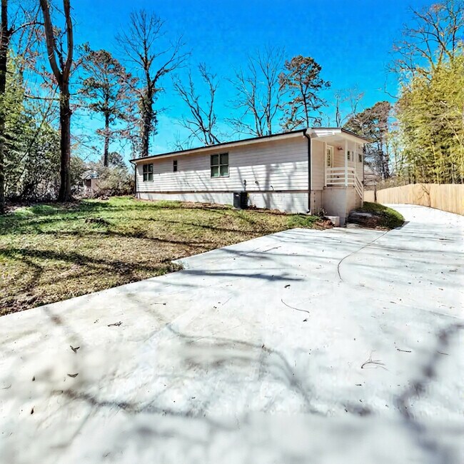 Building Photo - 764 Mary Ln