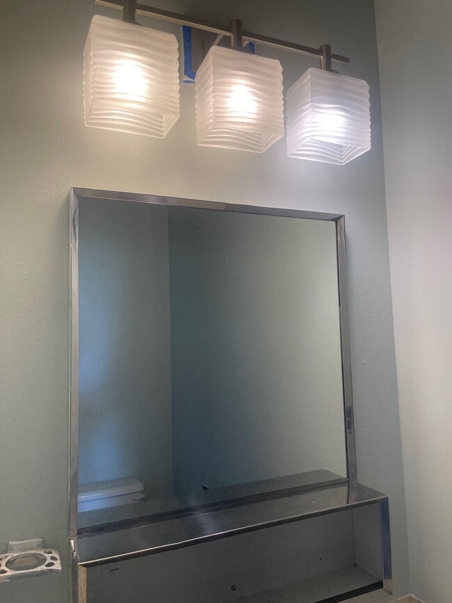 Building Photo - 660 S 200 W