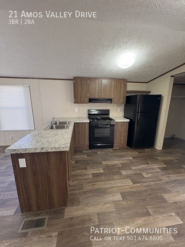 Building Photo - 21 Amos Valley Dr