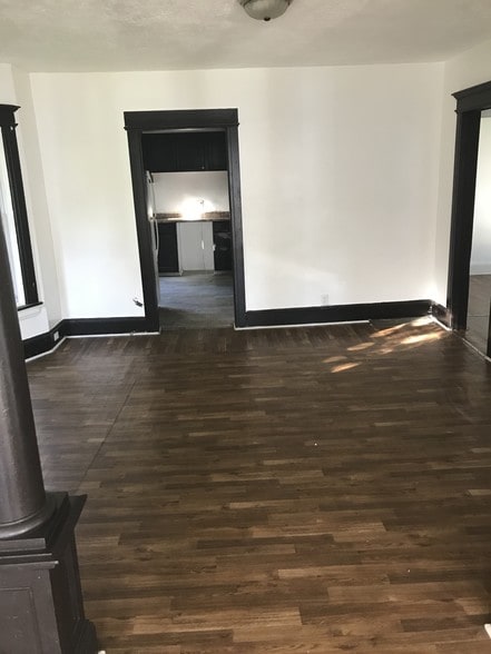 Building Photo - 320 Rowland St