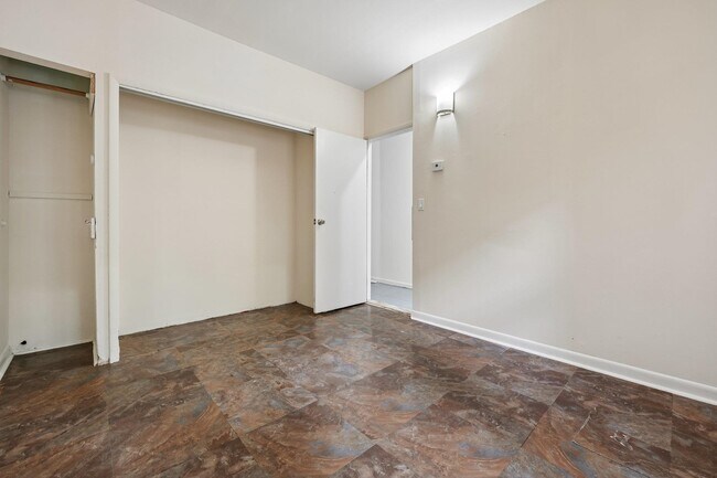 Building Photo - 414 Monastery Pl