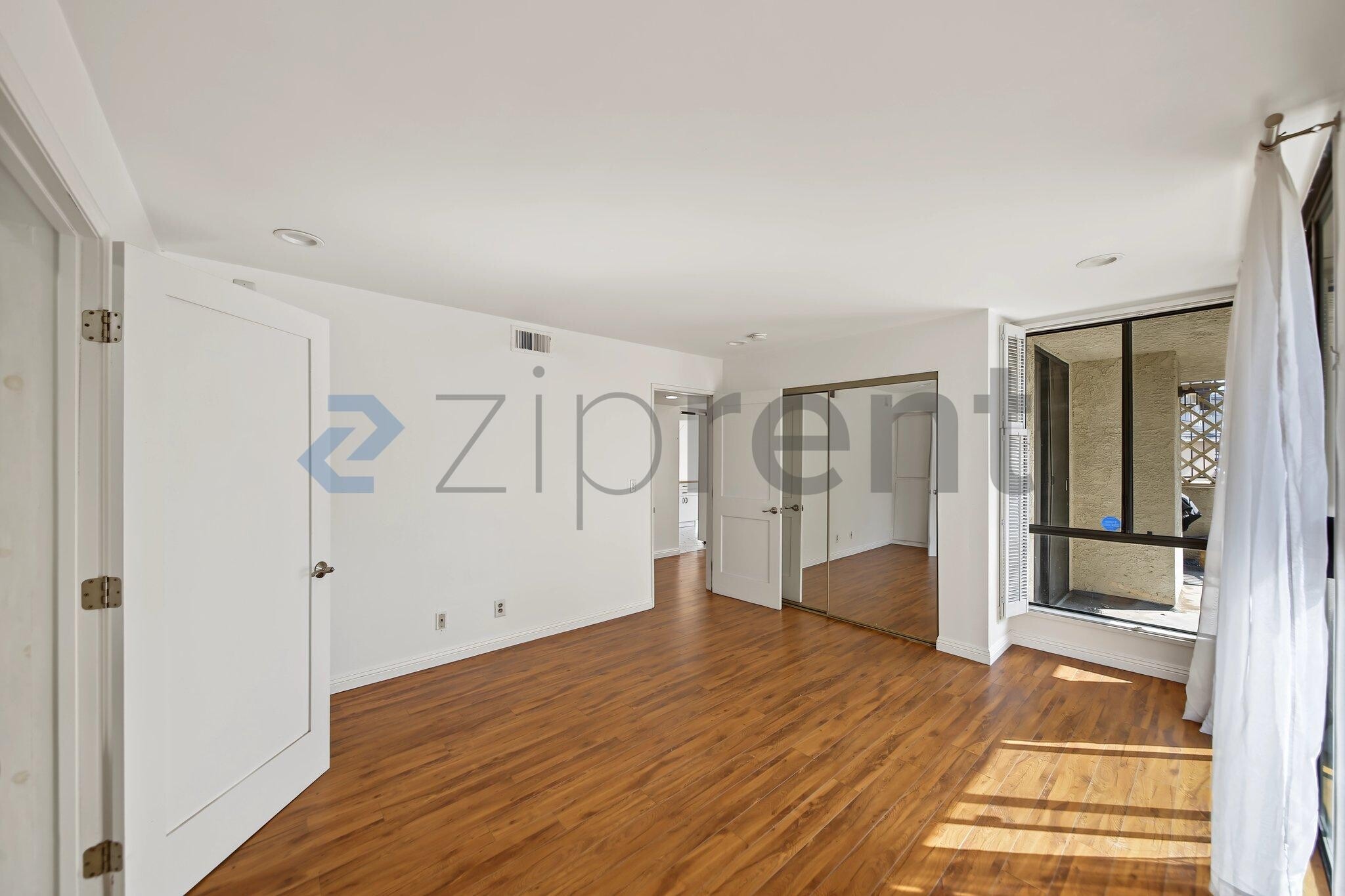 Building Photo - Unit 101