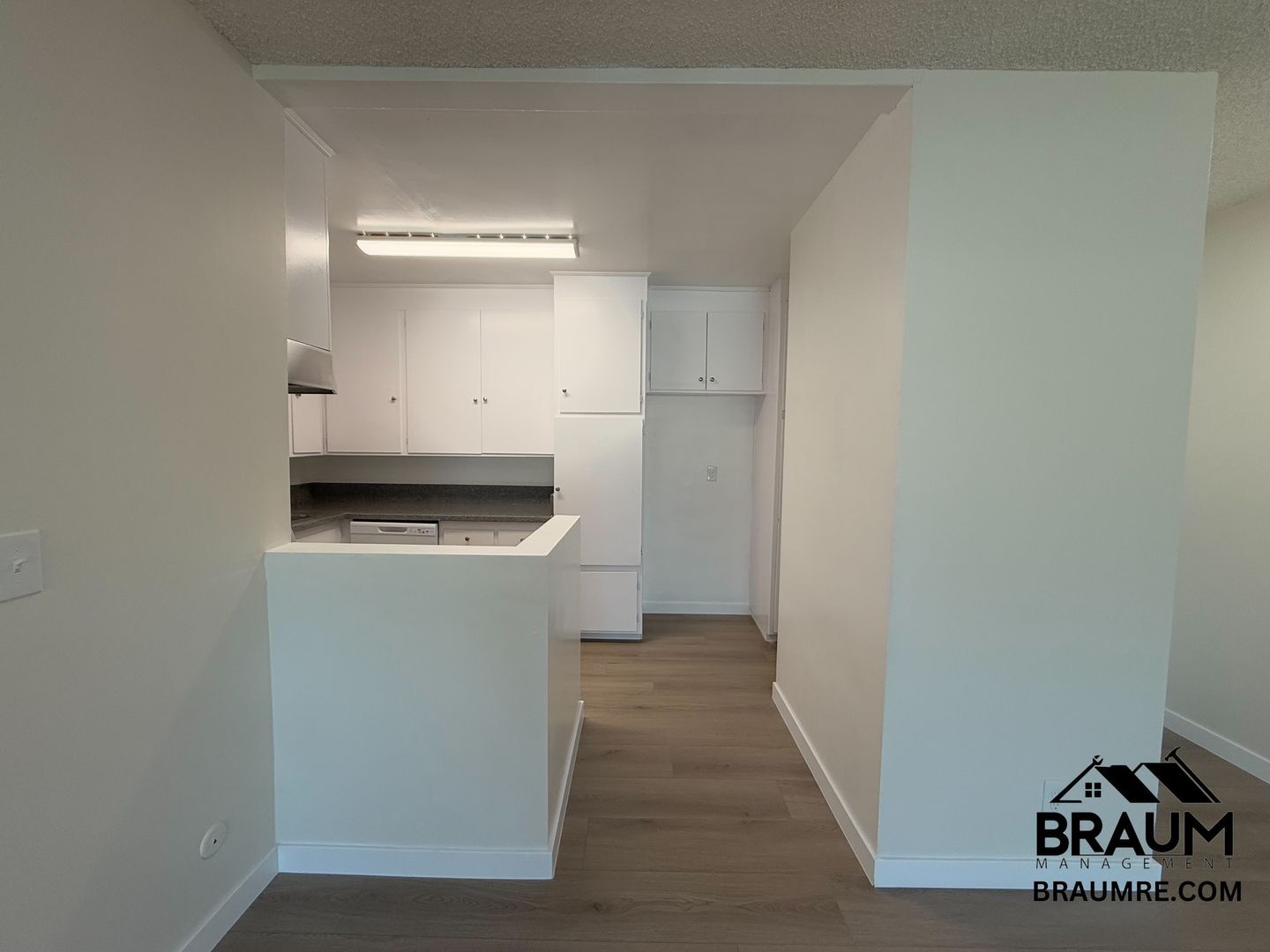 Building Photo - 6041 Whitsett Ave
