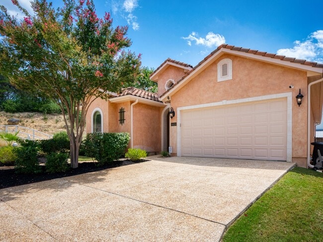 Building Photo - 16026 Huebner Bluff