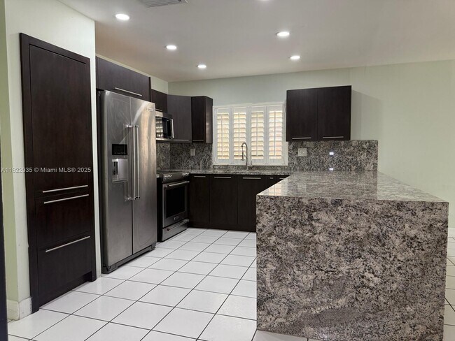 Building Photo - 3461 SW 154th Ct