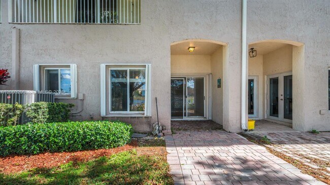 Building Photo - 1916 SE 23rd Ave