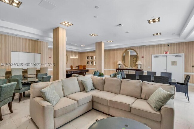 Building Photo - 6917 Collins Ave