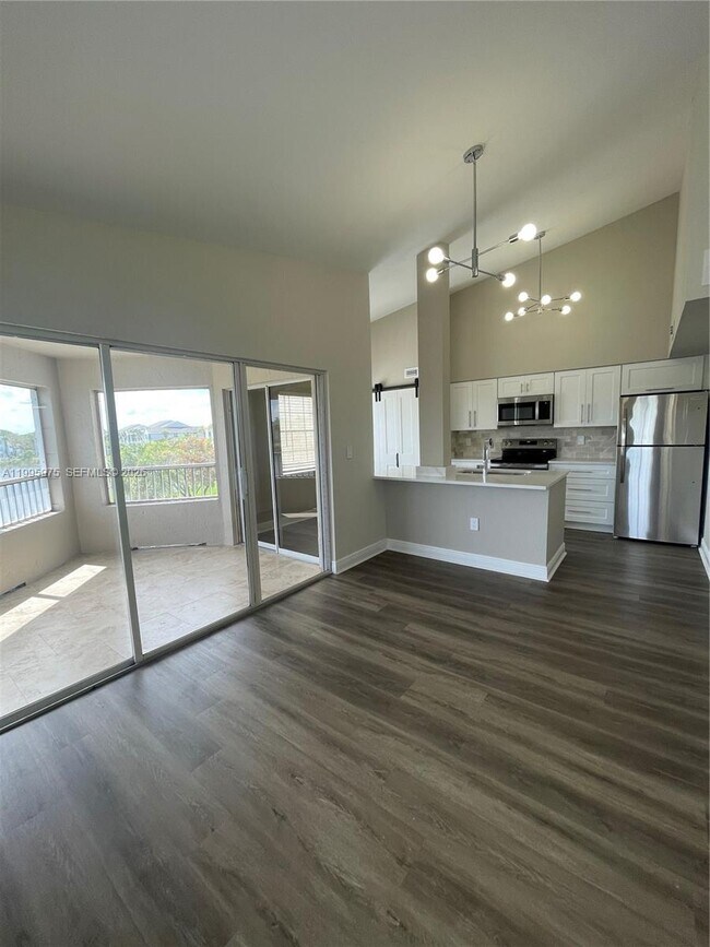 Building Photo - 2850 N Oakland Forest Dr