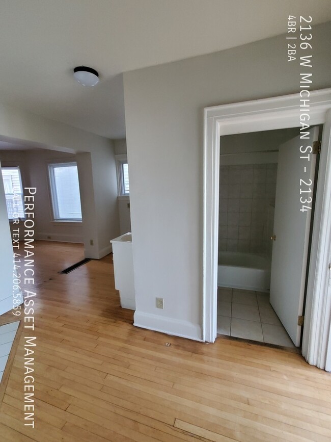 Building Photo - 2136 W Michigan St