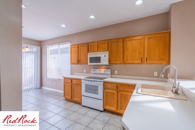 Building Photo - 2 Bedroom Townhome in Coral Canyon with Resort Amenities