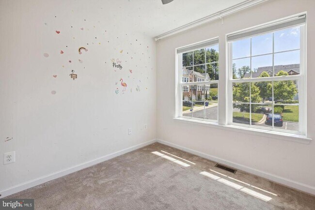 Building Photo - 6252 Newport Ct