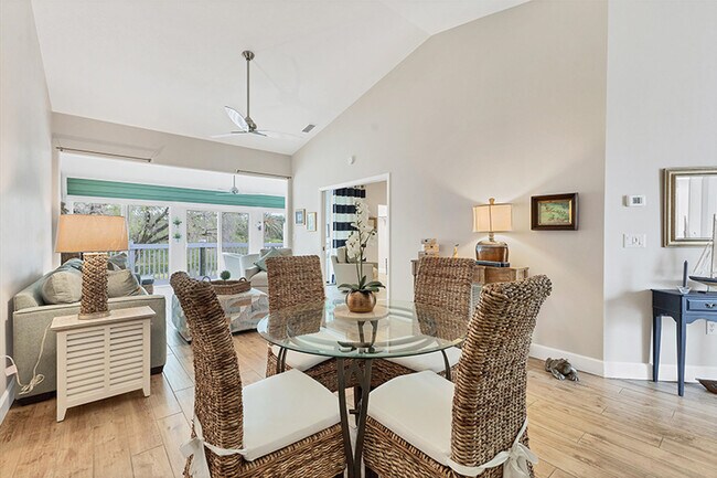 Building Photo - 513 Woodstork Cir