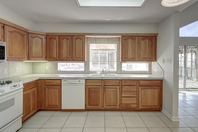 Building Photo - 15321 Dasmarines - 3/bed 2/bath $2,099/mo