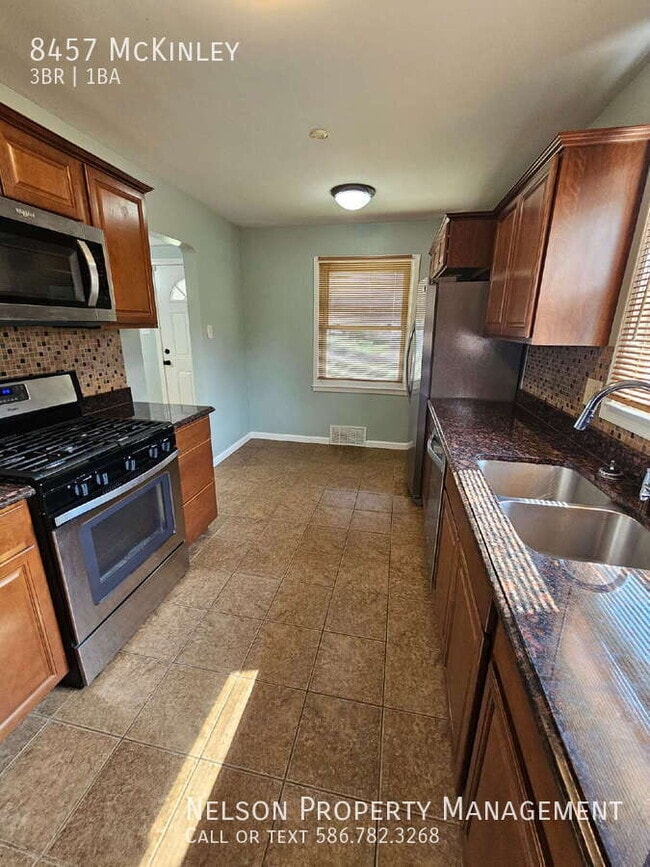 Building Photo - 8457 McKinley-