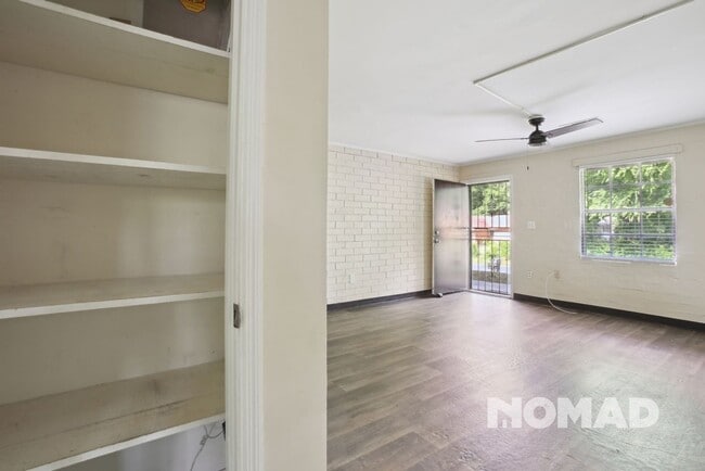 Building Photo - Charming 2BR Duplex in East Point
