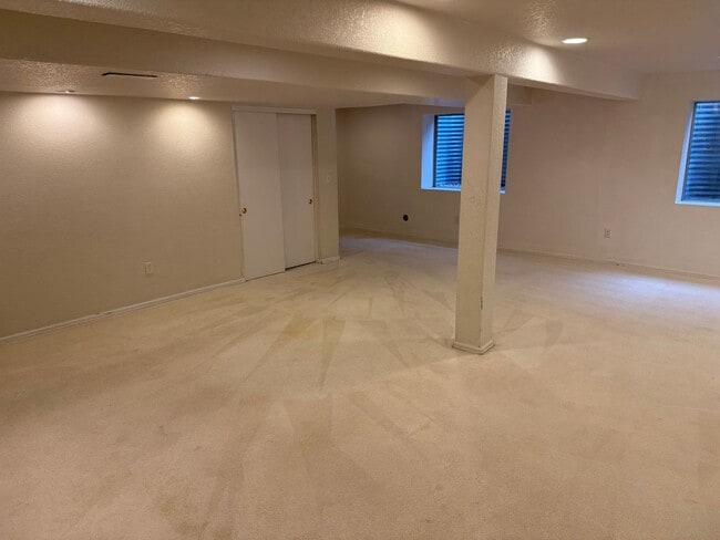 Building Photo - Spacious 4-Bedroom Ranch with Finished Bas...