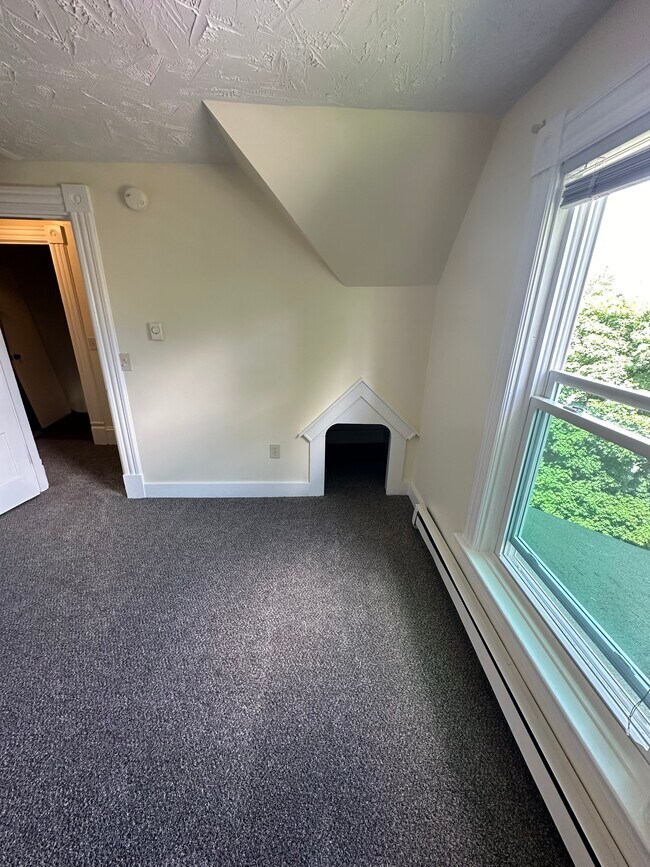 Building Photo - 764 Chestnut St