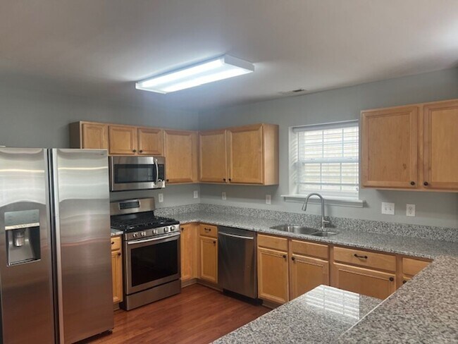 Building Photo - 8 Grosbeak Ln