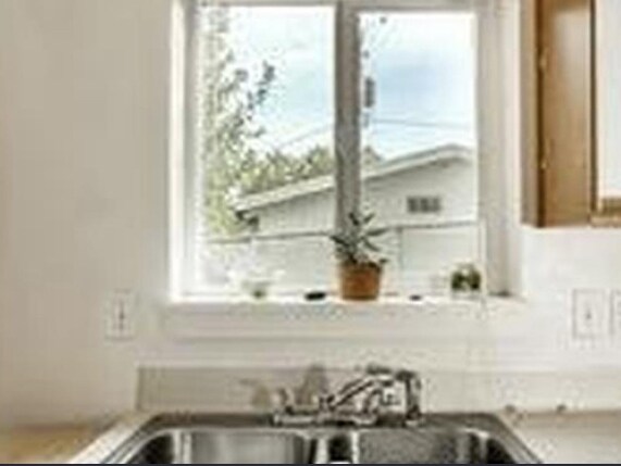 Building Photo - 416 22nd Ave SW