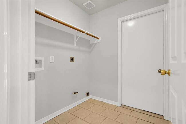 Building Photo - 23931 Ayscough Ln