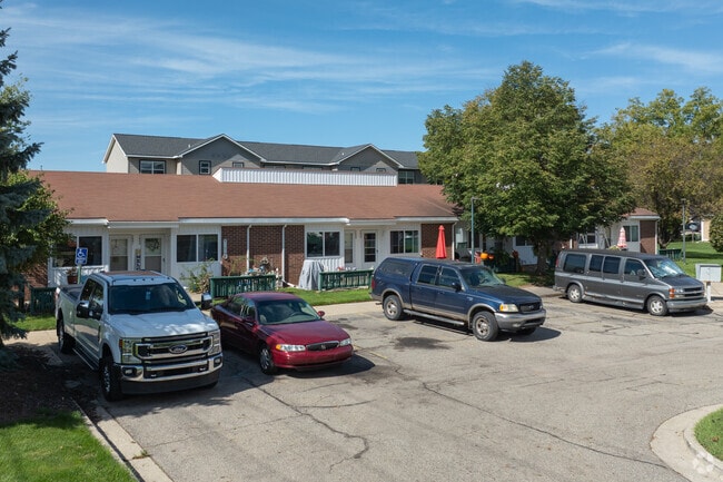 Building Photo - Riverbend Apartments