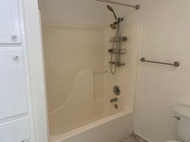 Building Photo - 3 bed 2 bath - Frenship ISD