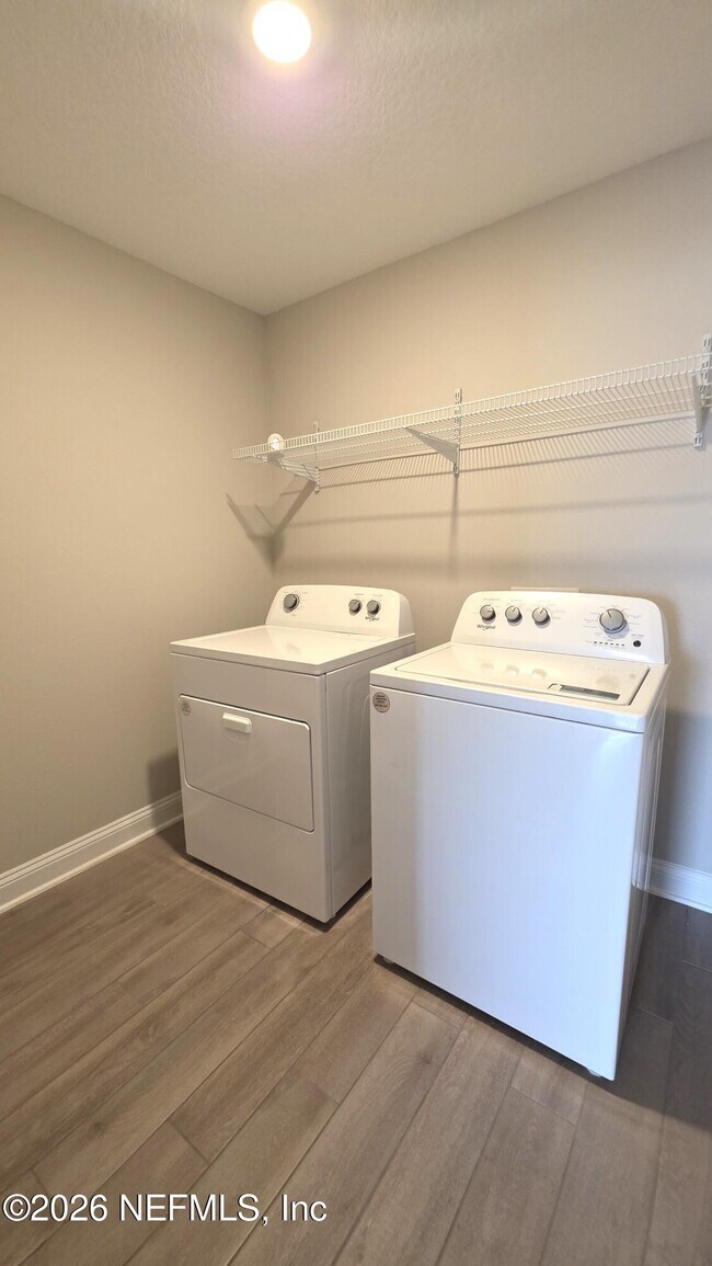 Building Photo - 721 Narvarez Ave