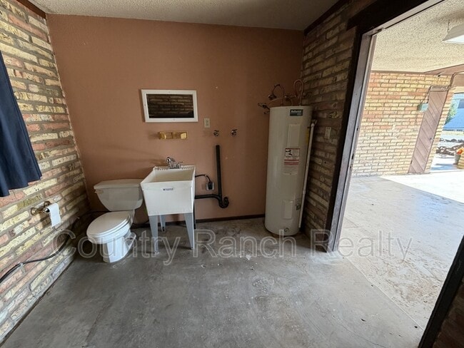 Building Photo - 1044 Paradise Dr