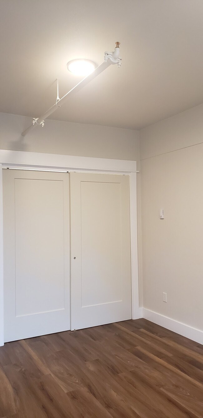 Building Photo - 109 Grand Ave