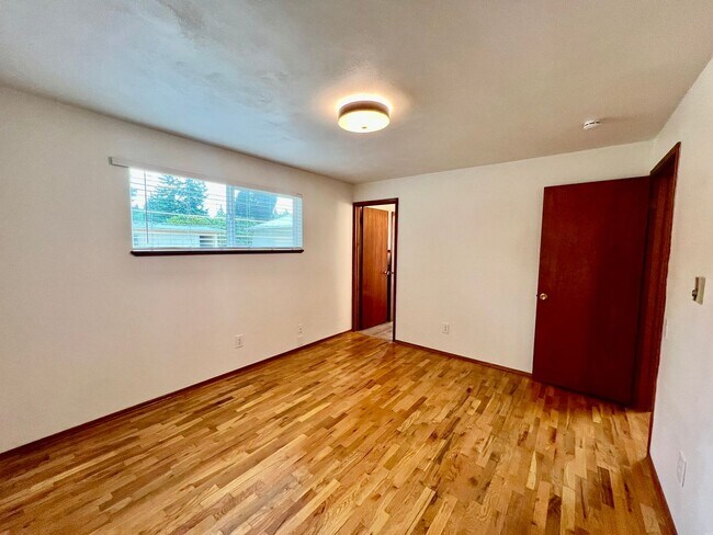 Building Photo - Updated 3BD w/ Outbuildings & Shop - Water included
