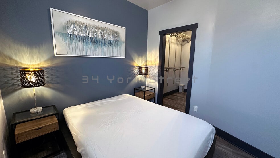 Building Photo - 34 York St